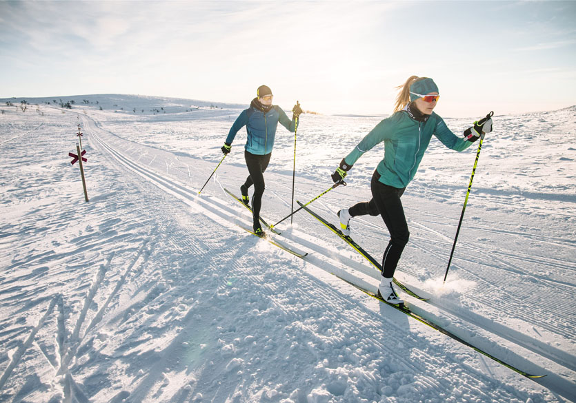 Ski nordique, ski de fond classique et skating : quelles différences ?